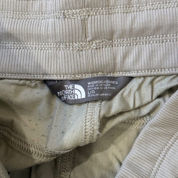 The North Face Women's Capris - Light Cream - Picture 3 of 6